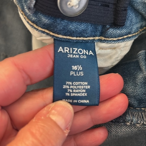 Arizona Jean Co. Light Wash Casual Classic Bermuda Jean Shorts Size 16 1/2 Plus - Picture 6 of 6